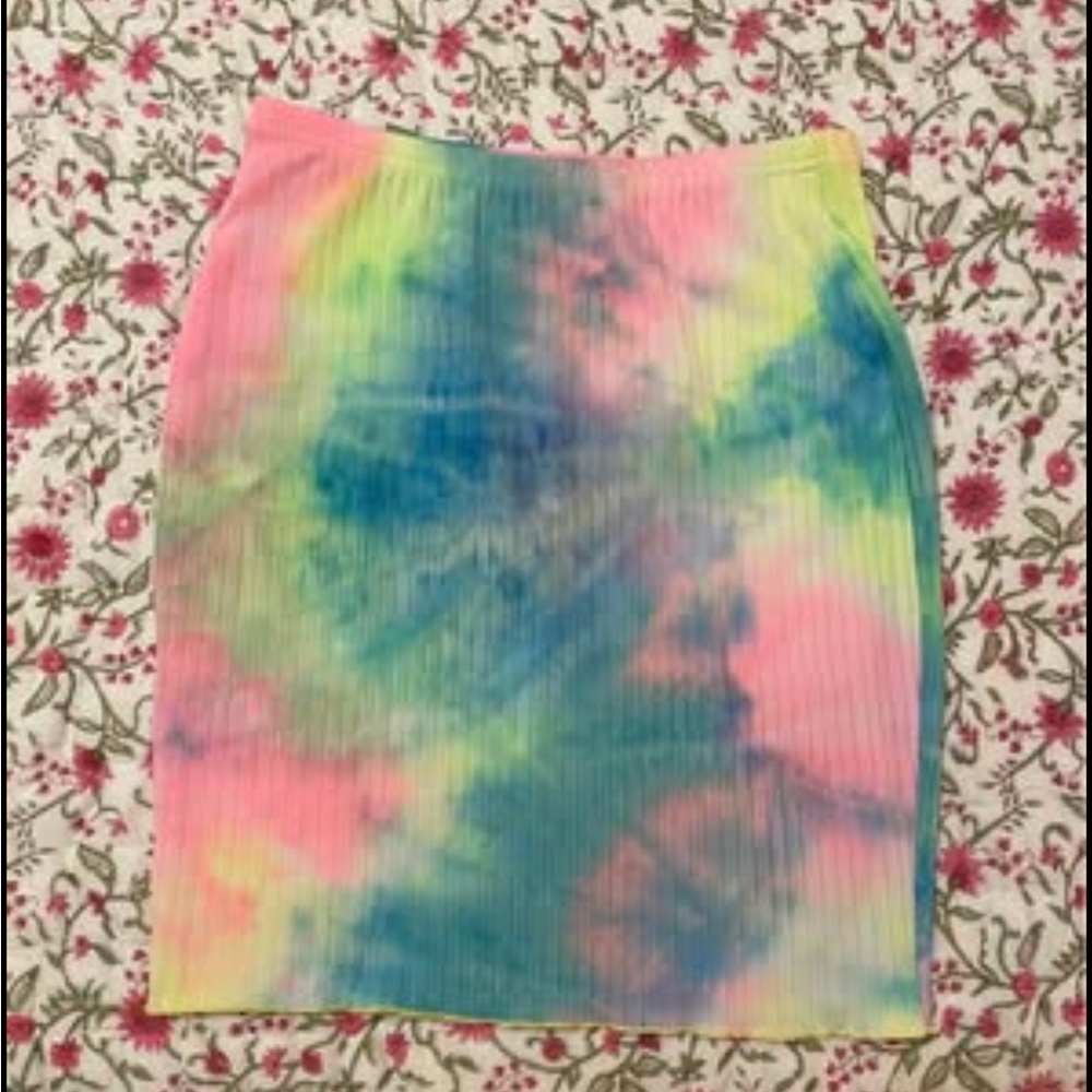 The dye pencil skirt